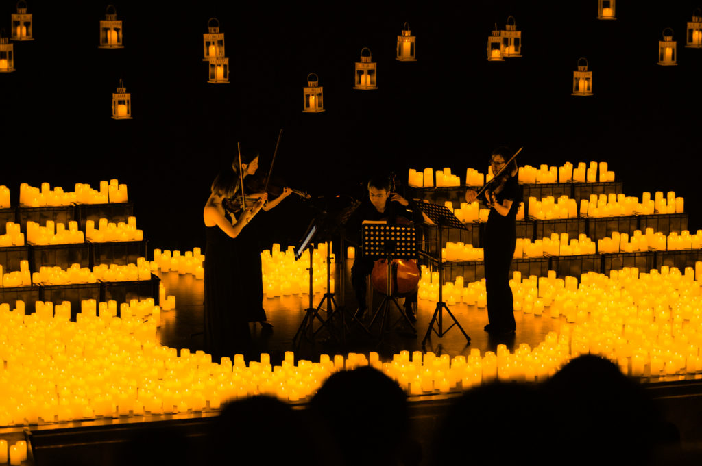 La música de Queen llega a la Casa de la Luz en un sorprendente tributo Candlelight