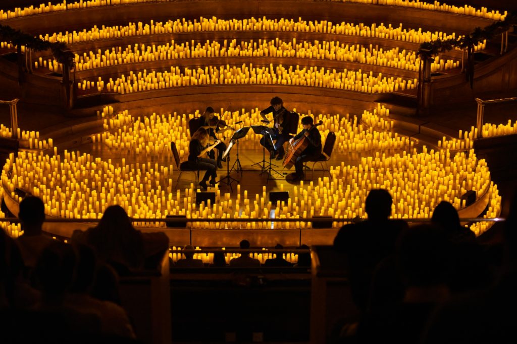 Sinta a magia e a emoção da música ao vivo com um concerto à luz de velas em Brasília