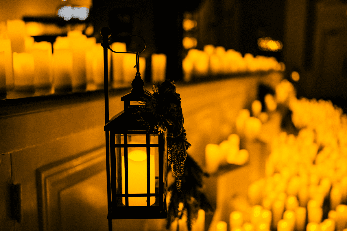 A sea of candles at a Candlelight holiday concert