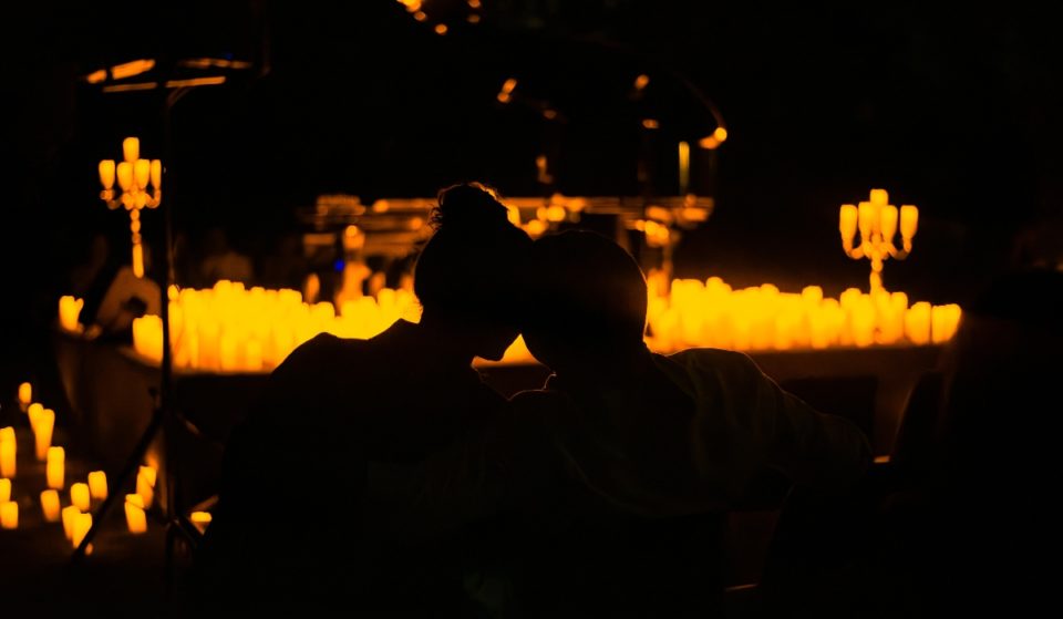 Este San Valentín celebra el amor bajo el suave resplandor de un concierto Candlelight