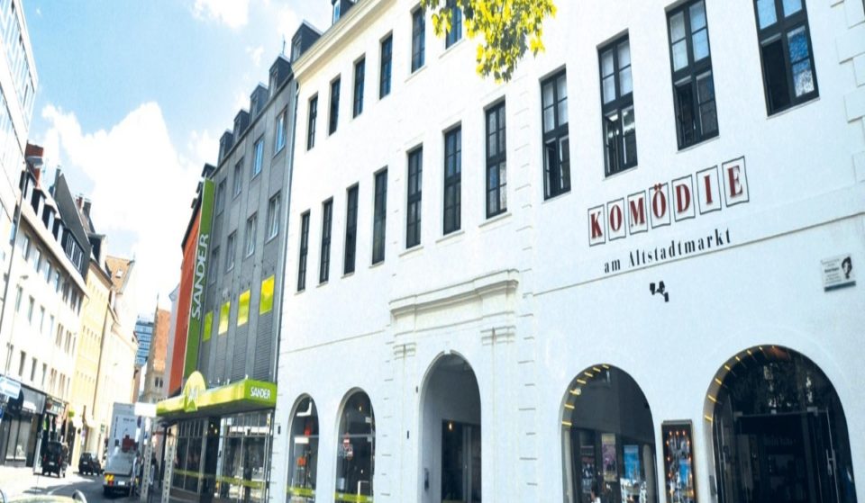 Candlelight erobert Theaterliebhaber-Hotspot – die funkelnde Premiere in der „Komödie am Altstadtmarkt“