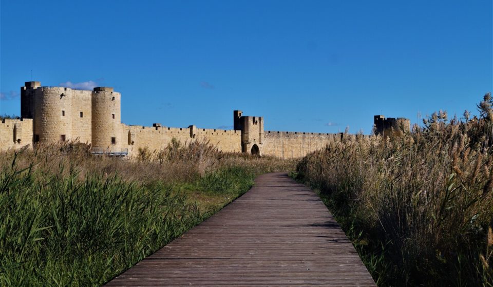 Embarquez pour un voyage historique sur les tours et remparts d’Aigues-Mortes